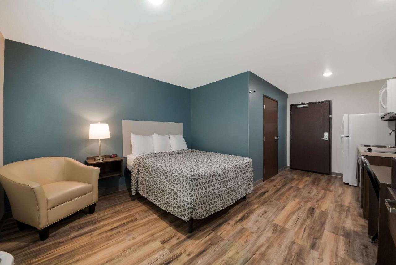 Woodspring Suites San Antonio Utsa - Medical Center Exterior photo